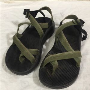 Men’s Chaco toe loop Strappy Sandals Green Size 9